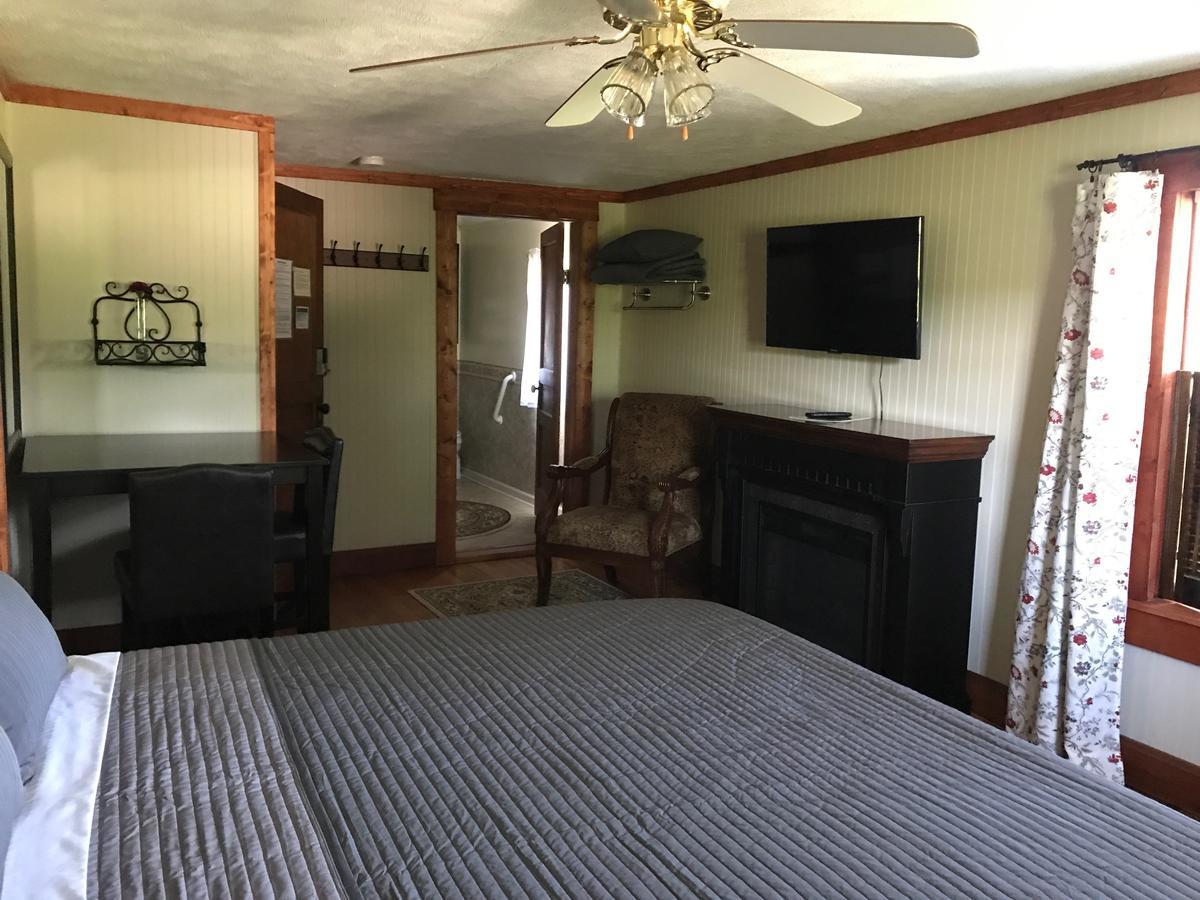 Hocking Hills Inn Logan Ngoại thất bức ảnh