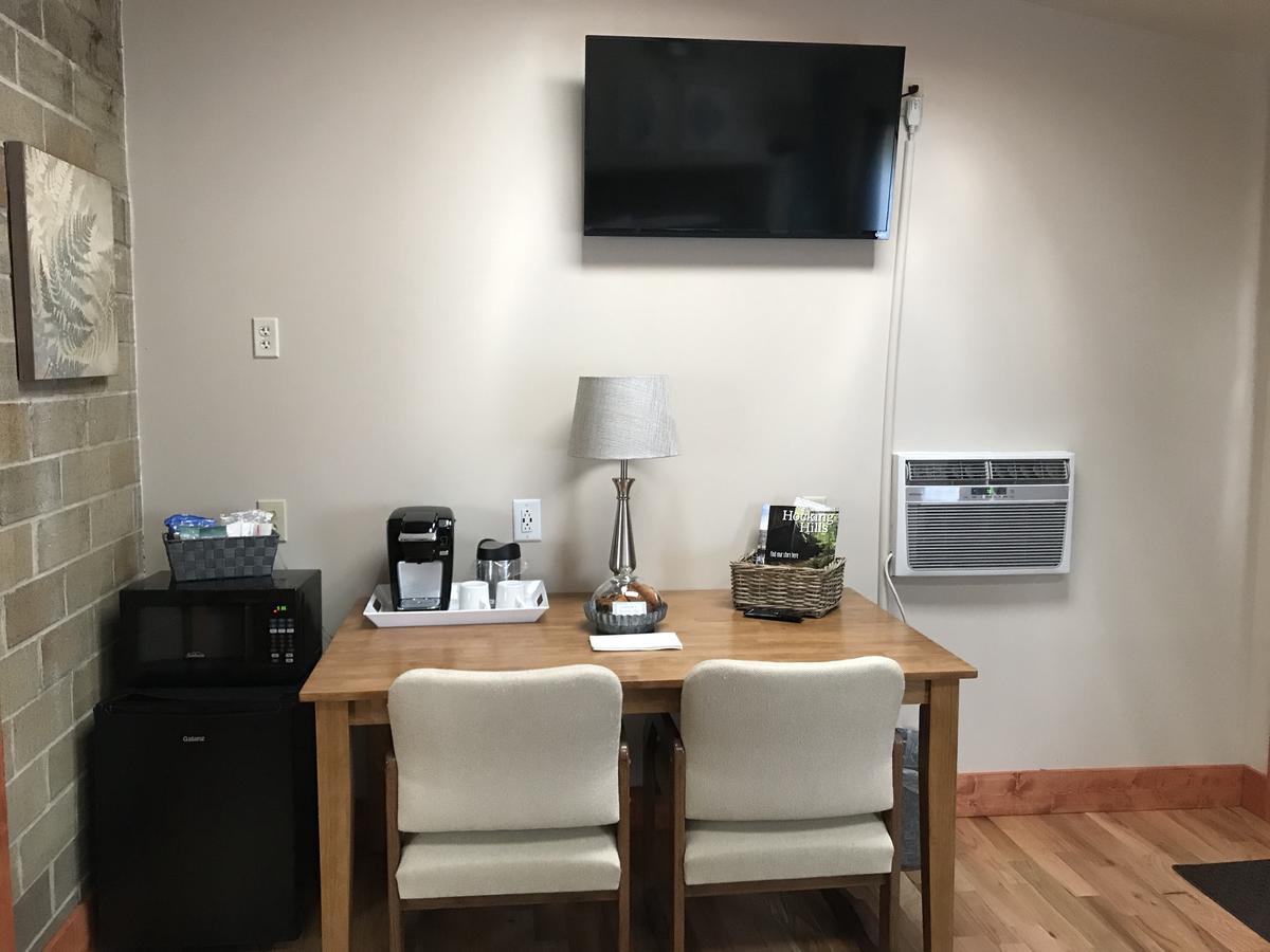Hocking Hills Inn Logan Ngoại thất bức ảnh