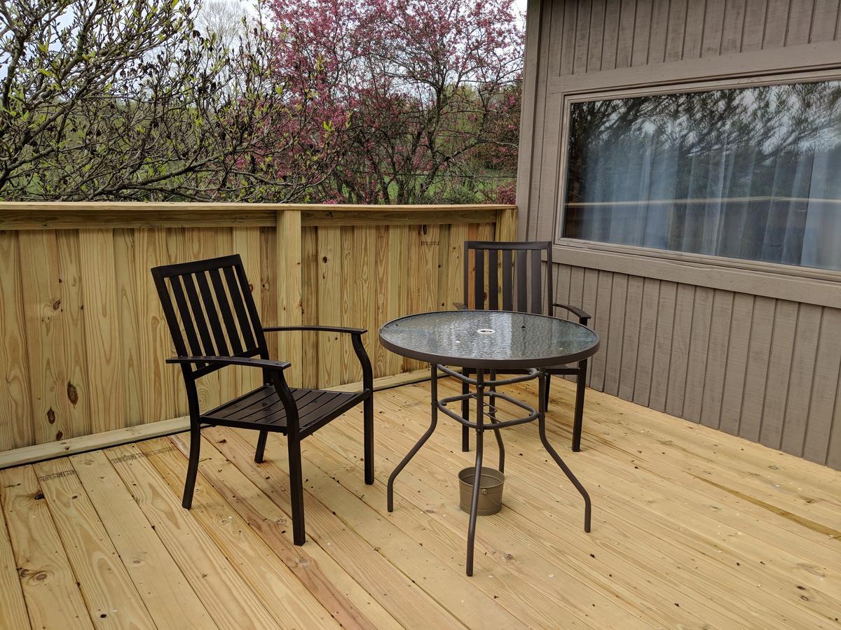 Hocking Hills Inn Logan Ngoại thất bức ảnh