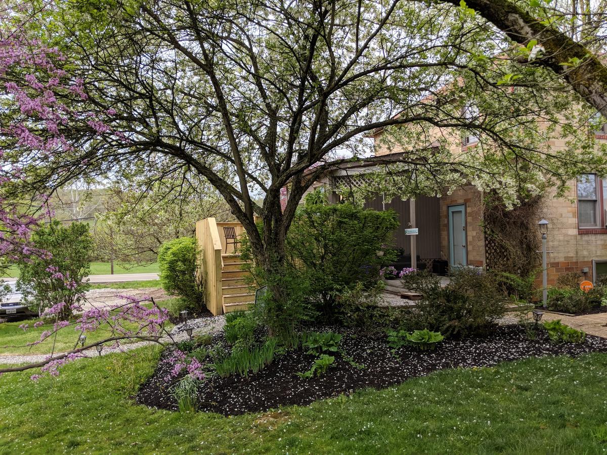 Hocking Hills Inn Logan Ngoại thất bức ảnh