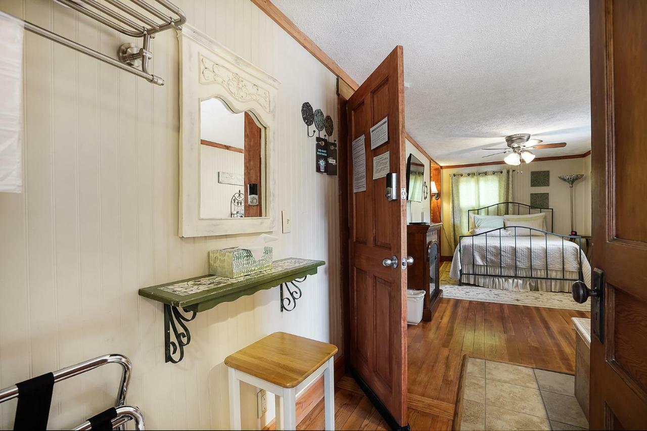 Hocking Hills Inn Logan Ngoại thất bức ảnh