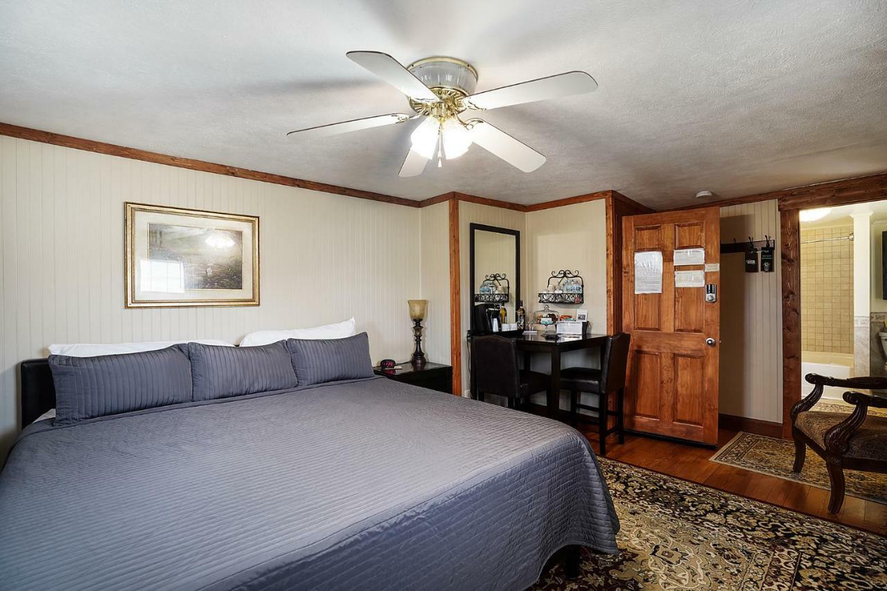 Hocking Hills Inn Logan Ngoại thất bức ảnh