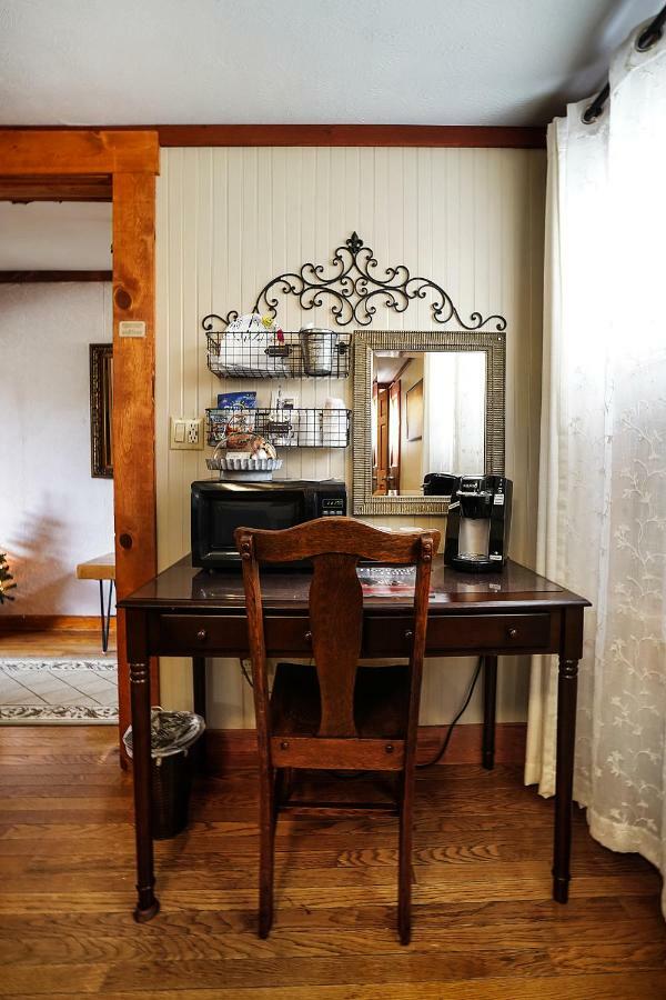 Hocking Hills Inn Logan Ngoại thất bức ảnh