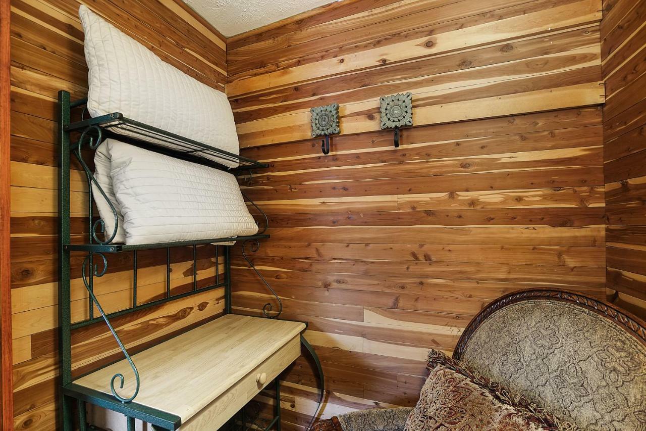 Hocking Hills Inn Logan Ngoại thất bức ảnh