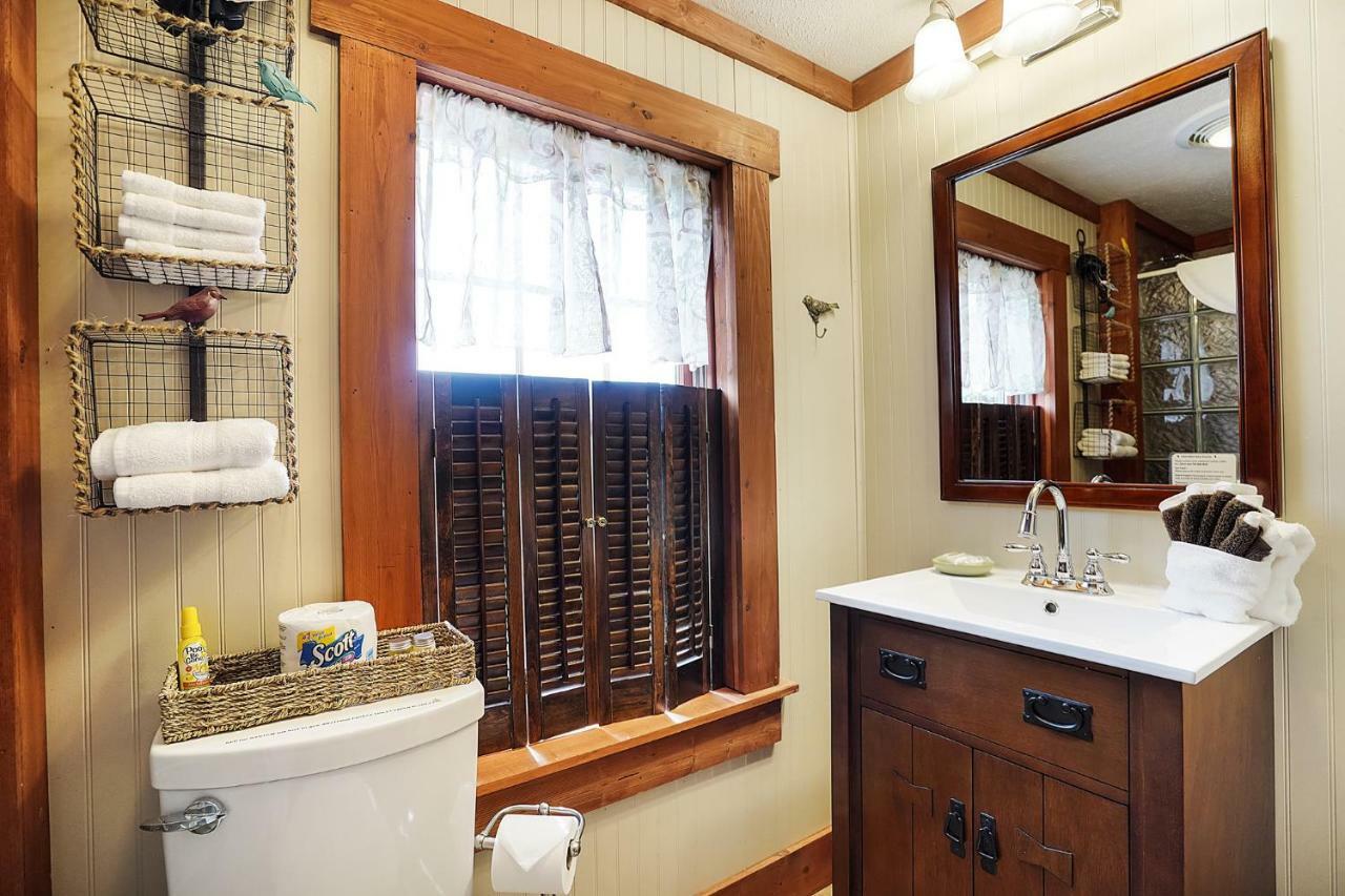 Hocking Hills Inn Logan Ngoại thất bức ảnh