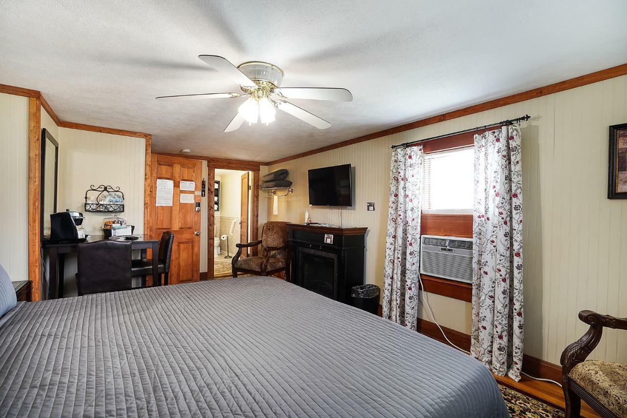 Hocking Hills Inn Logan Ngoại thất bức ảnh