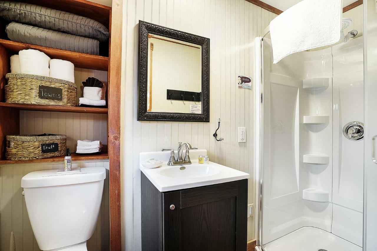 Hocking Hills Inn Logan Ngoại thất bức ảnh